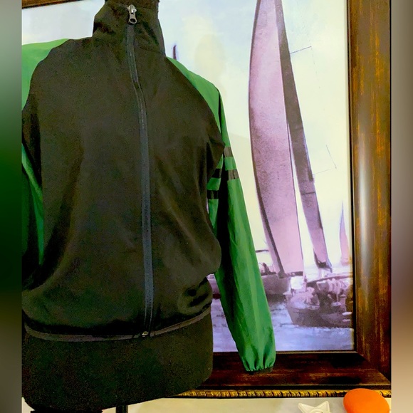 DIP XS fitness jacket 100% polyester RN# 29360 color black - green pre-owned - Picture 15 of 15